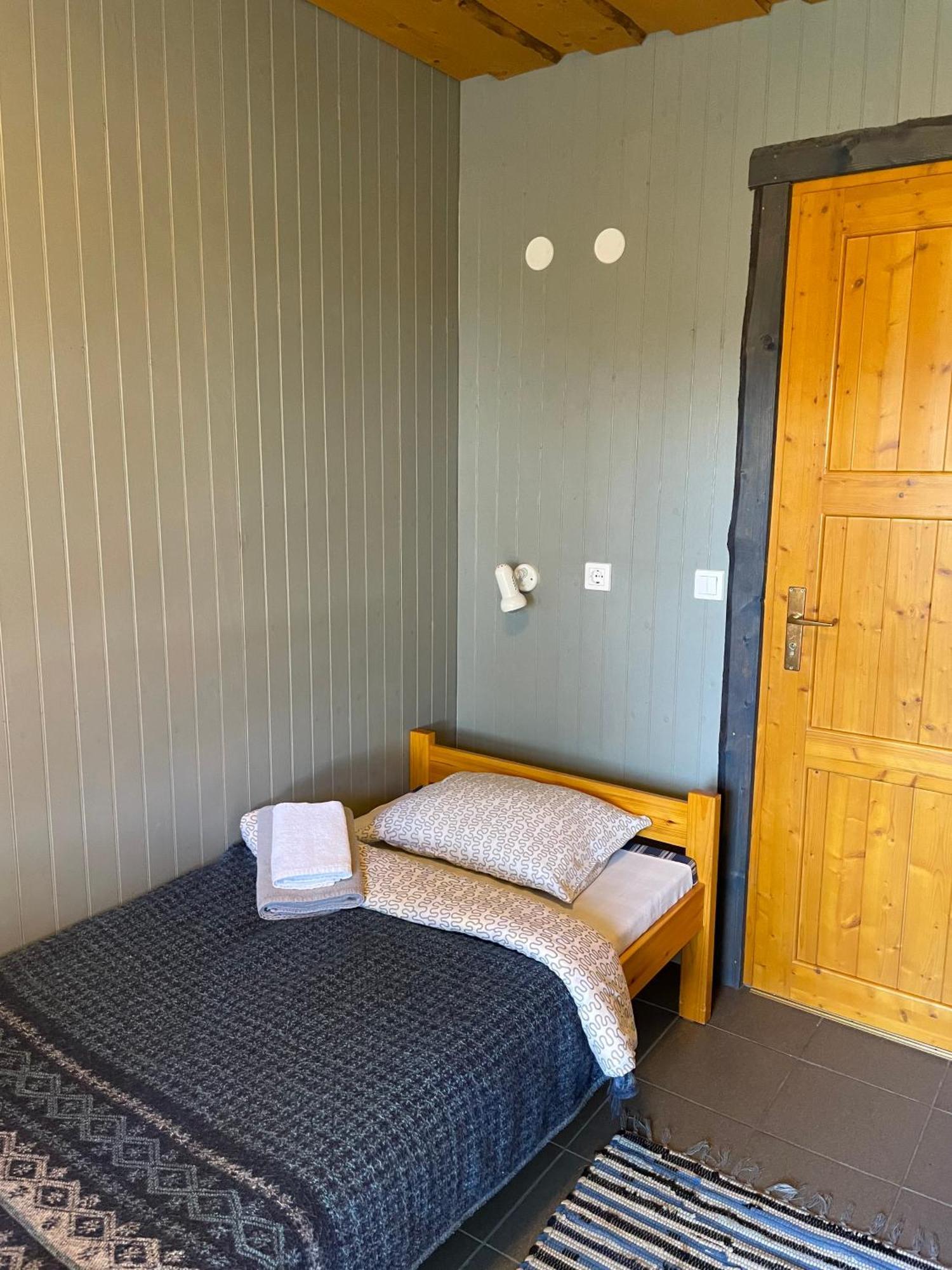 Hostel Kalameeste Maja Муствее Екстер'єр фото